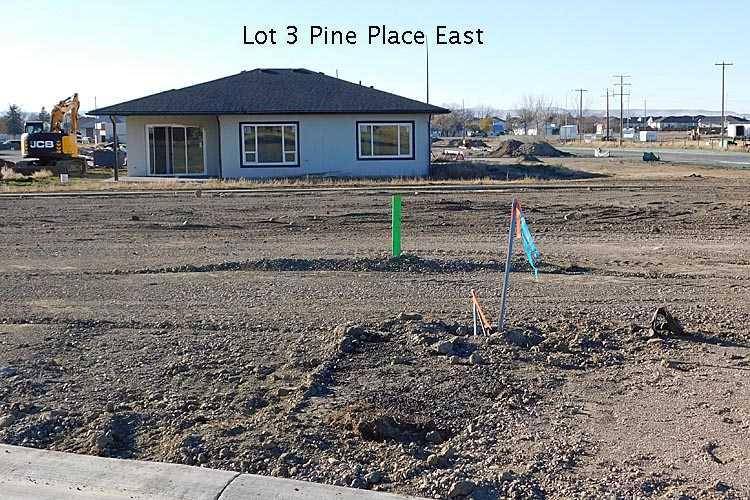 Claresholm, AB T0L 0T0,3 Pine PL E