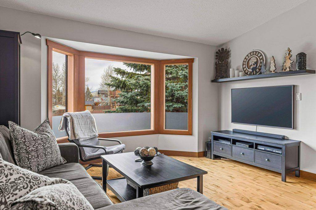 Canmore, AB T1W 1A9,342 Hoodoo CRES