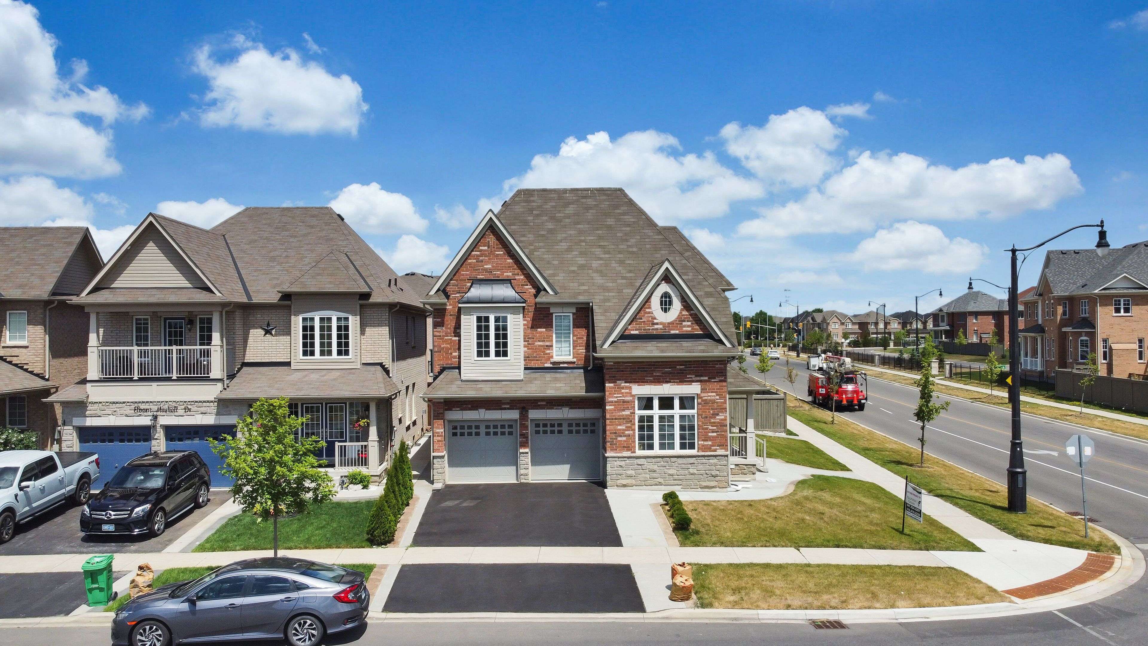 Brampton, ON L6X 5M2,283 Elbern Markell DR #(Upper)