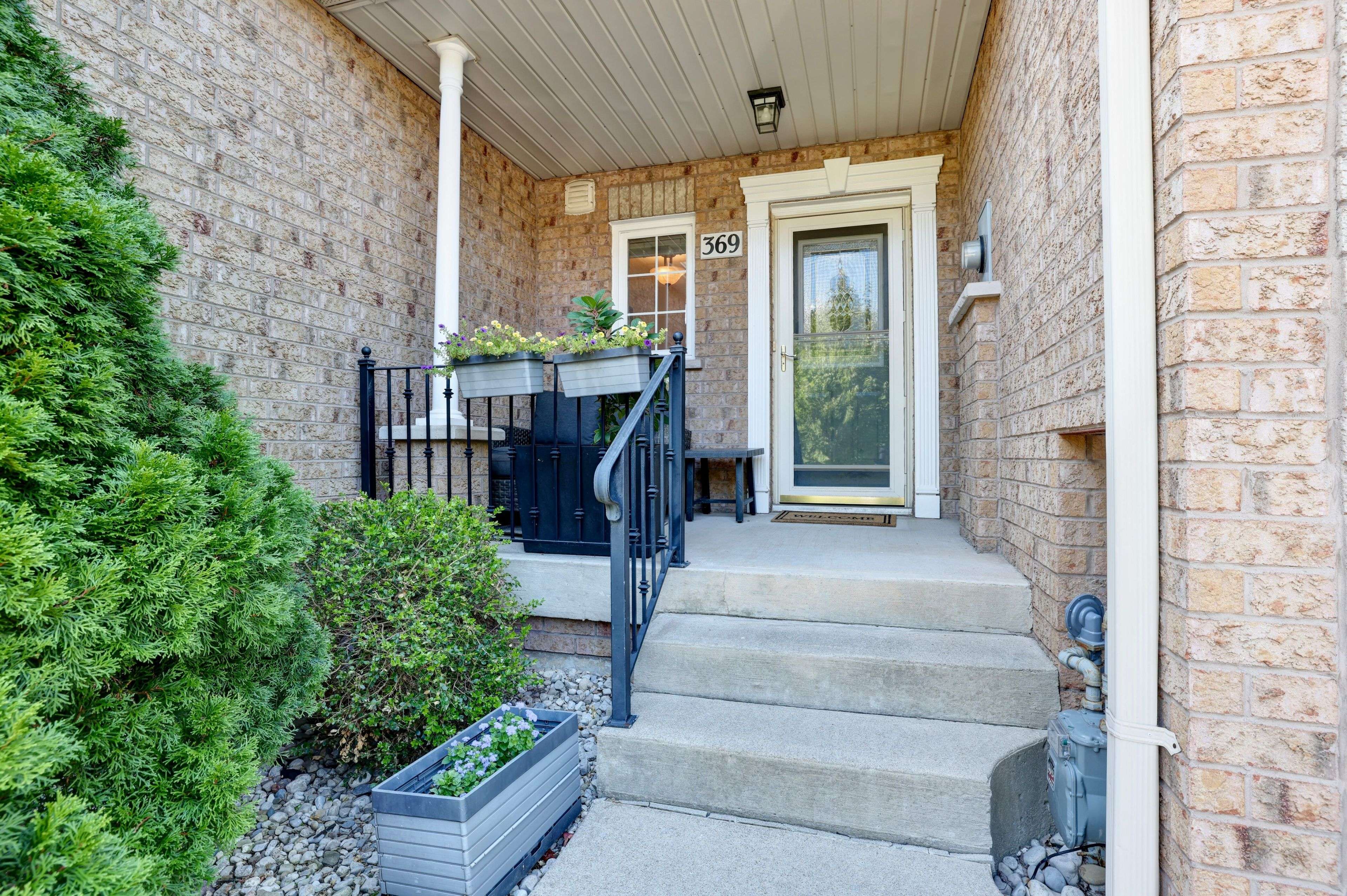 Oakville, ON L6H 6K1,369 Rosegate WAY