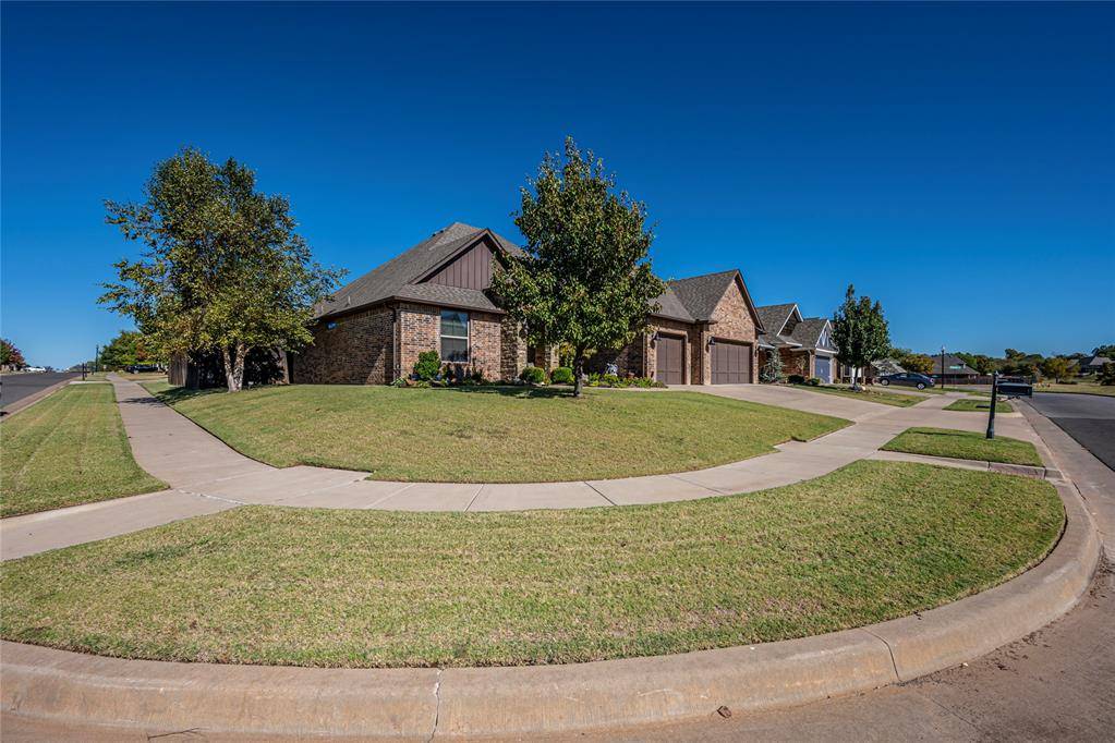 Edmond, OK 73012,809 NW 186th Street