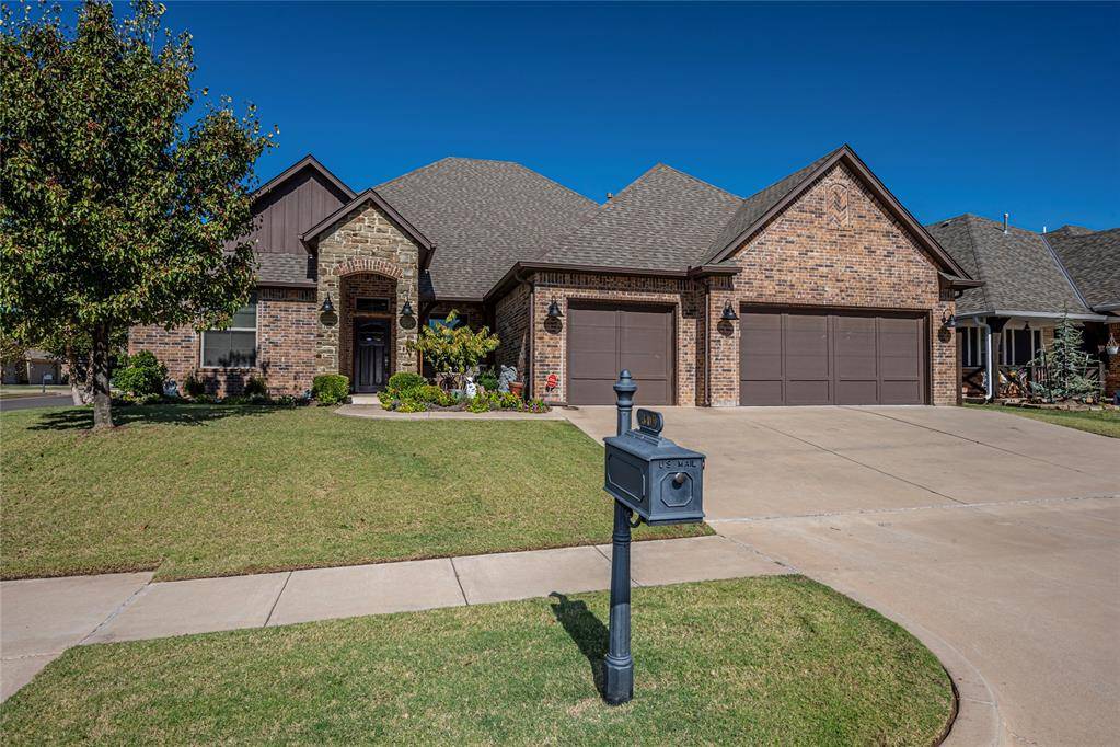 Edmond, OK 73012,809 NW 186th Street