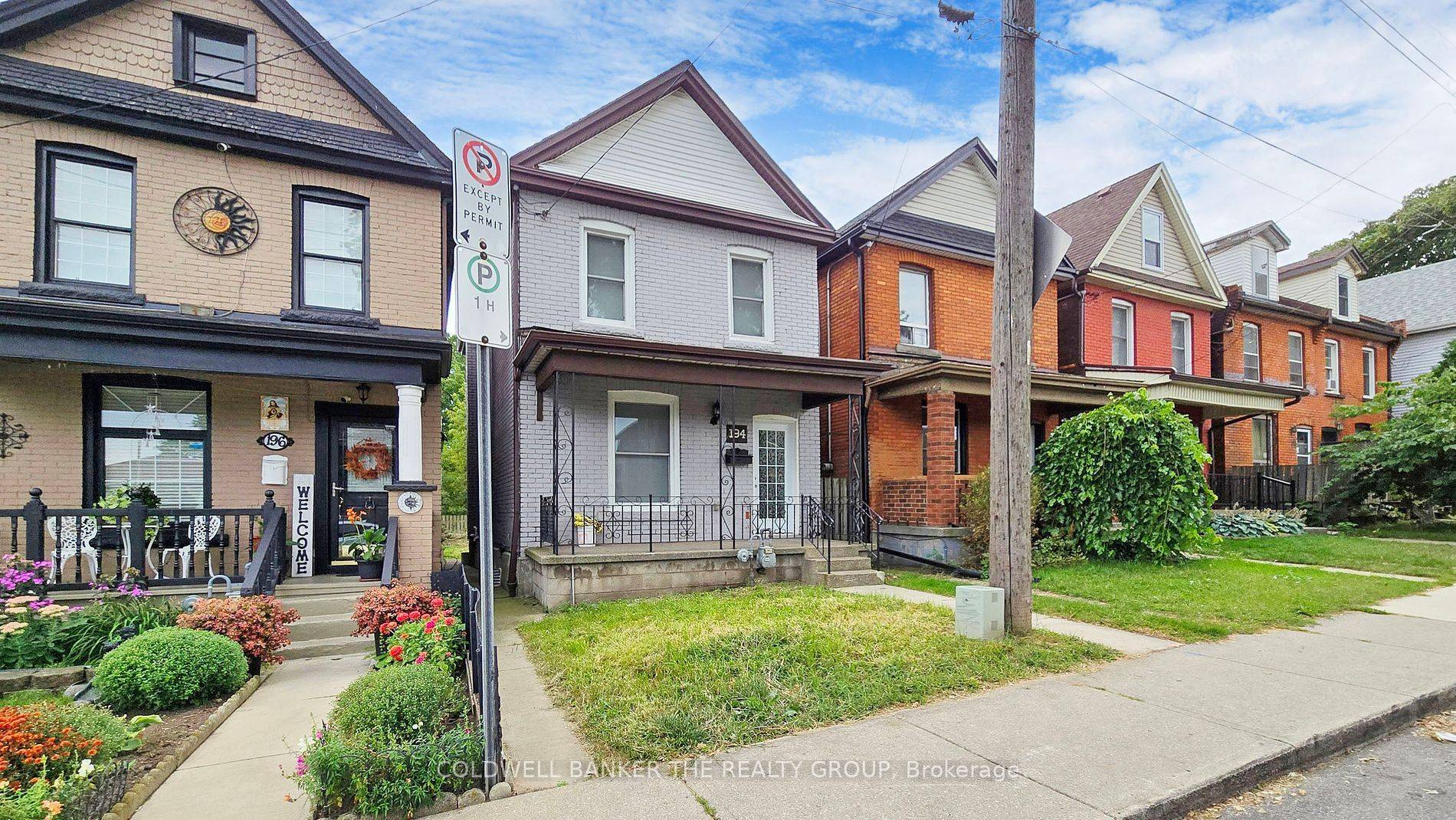 Hamilton, ON L8L 3P1,194 Simcoe ST E