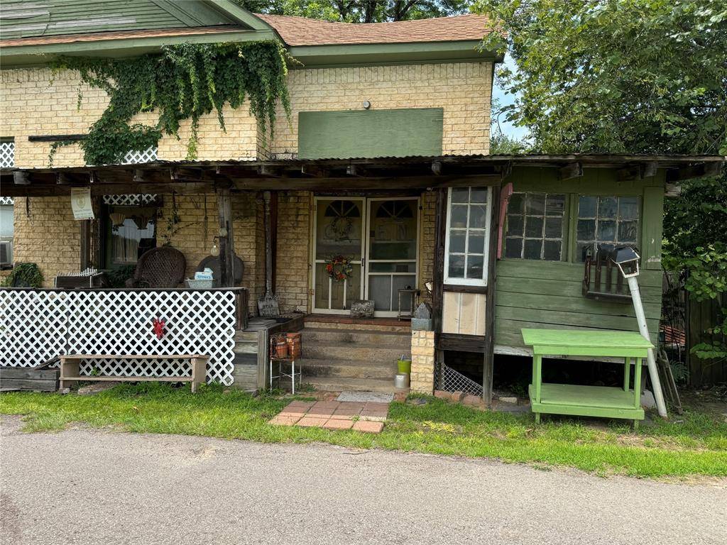 Winfield, TX 75493,00 W 6th Street