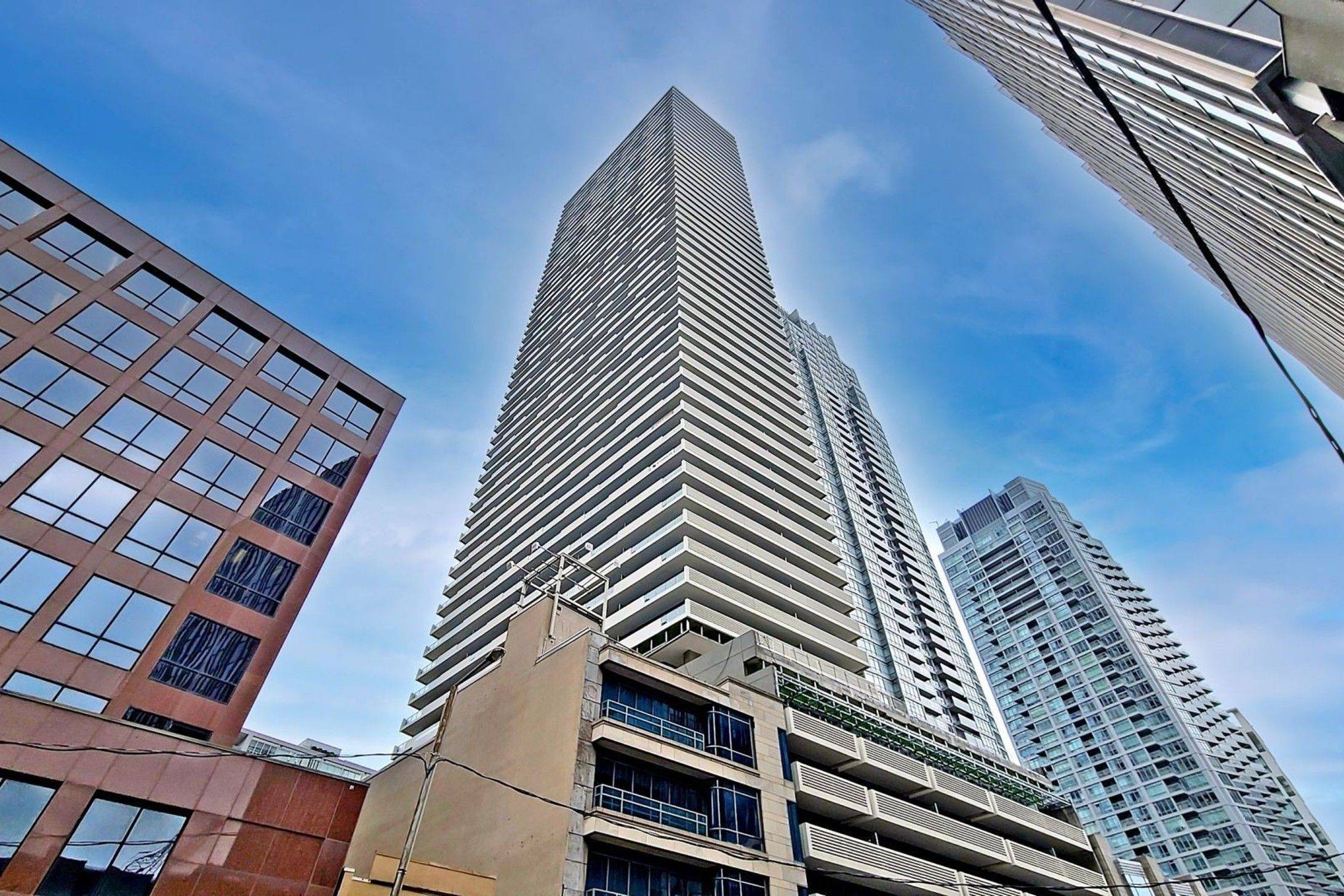 Toronto C10, ON M4S 0B8,2221 Yonge ST #2104