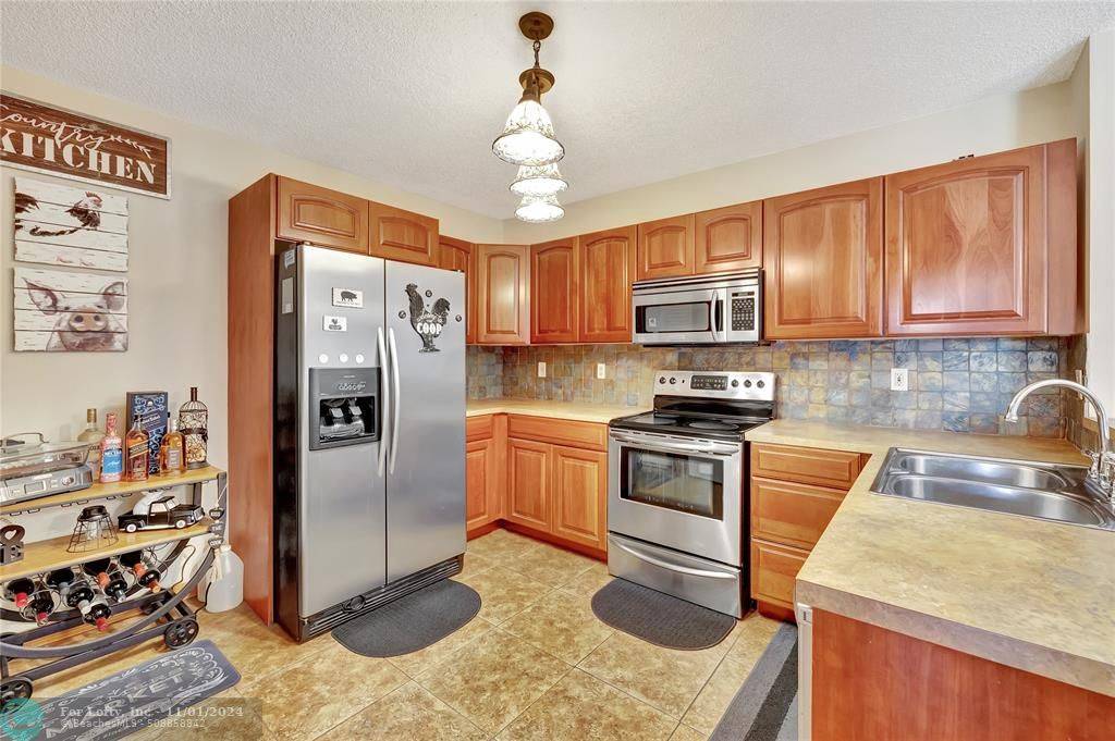 Coral Springs, FL 33067,5821 Riverside Dr  #304B2