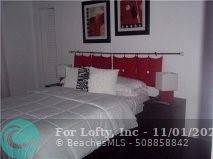 Hollywood, FL 33019,3000 S Ocean Dr  #518