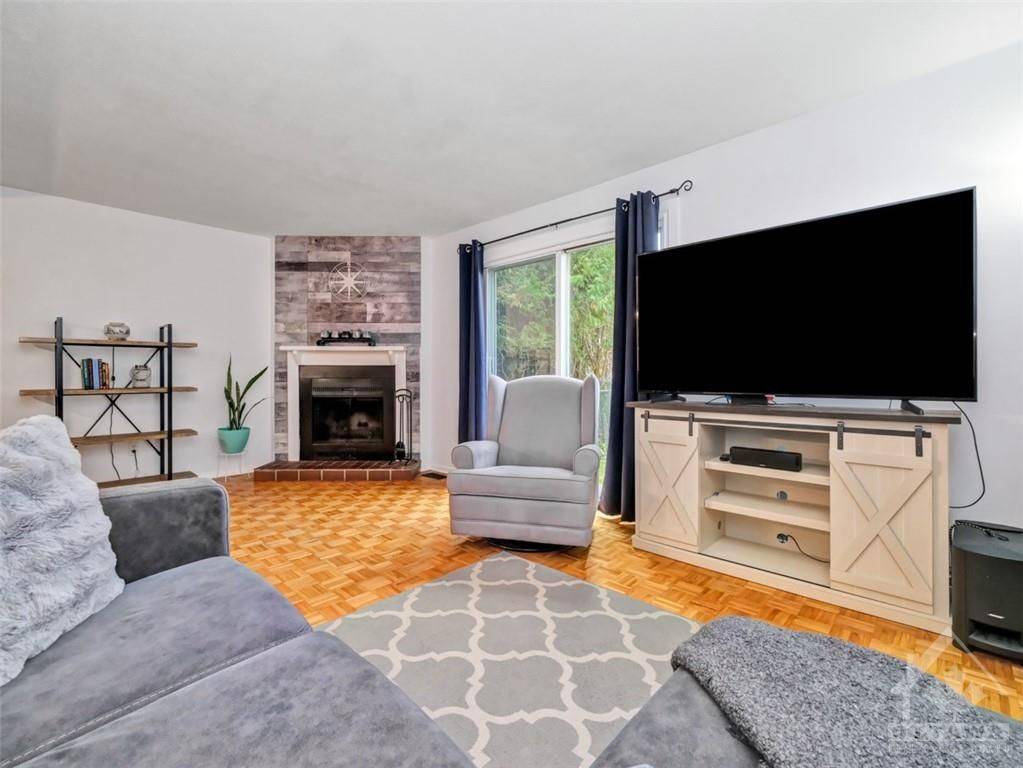 Orleans - Cumberland And Area, ON K1E 2L7,1659 LAFRANCE DR