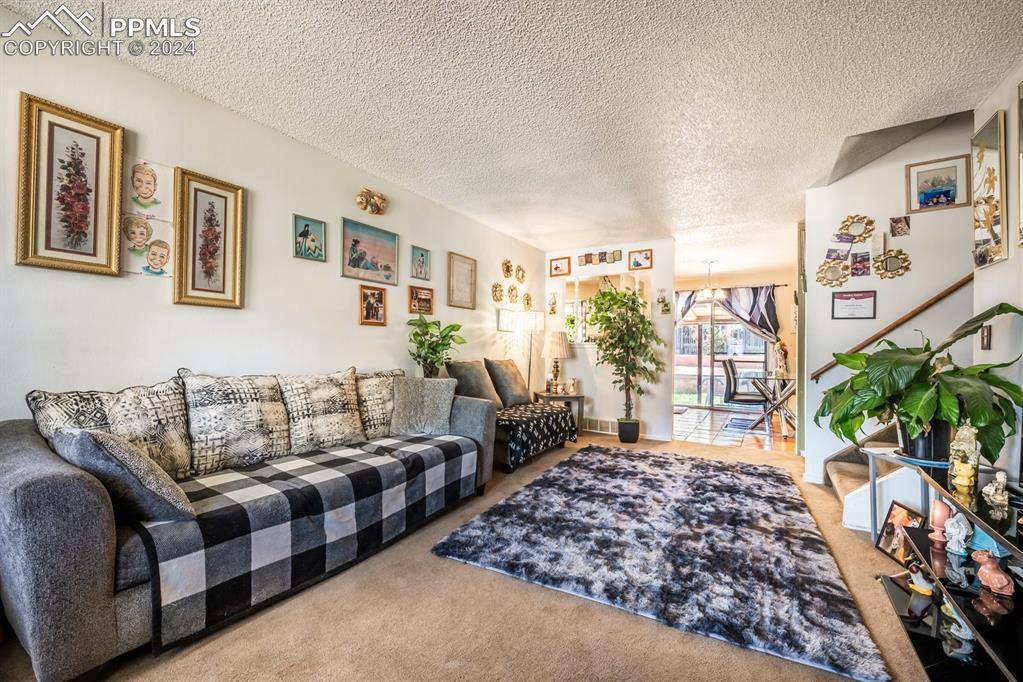 Pueblo, CO 81005,17 Glenroyal DR