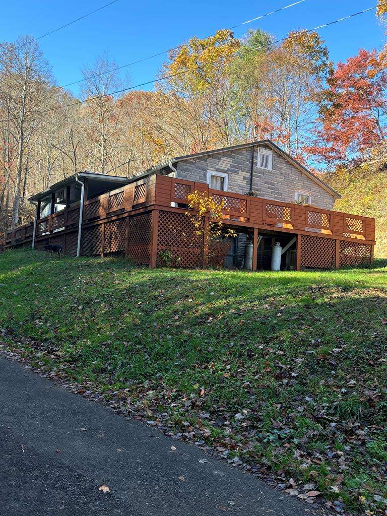 Cedar Bluff, VA 24609,596 ROCKY HOLLOW ROAD