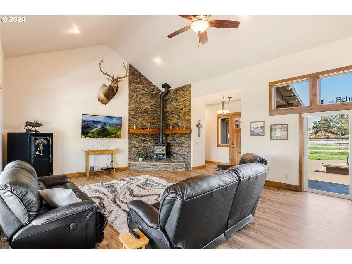 Redmond, OR 97756,6150 NW KINGWOOD AVE