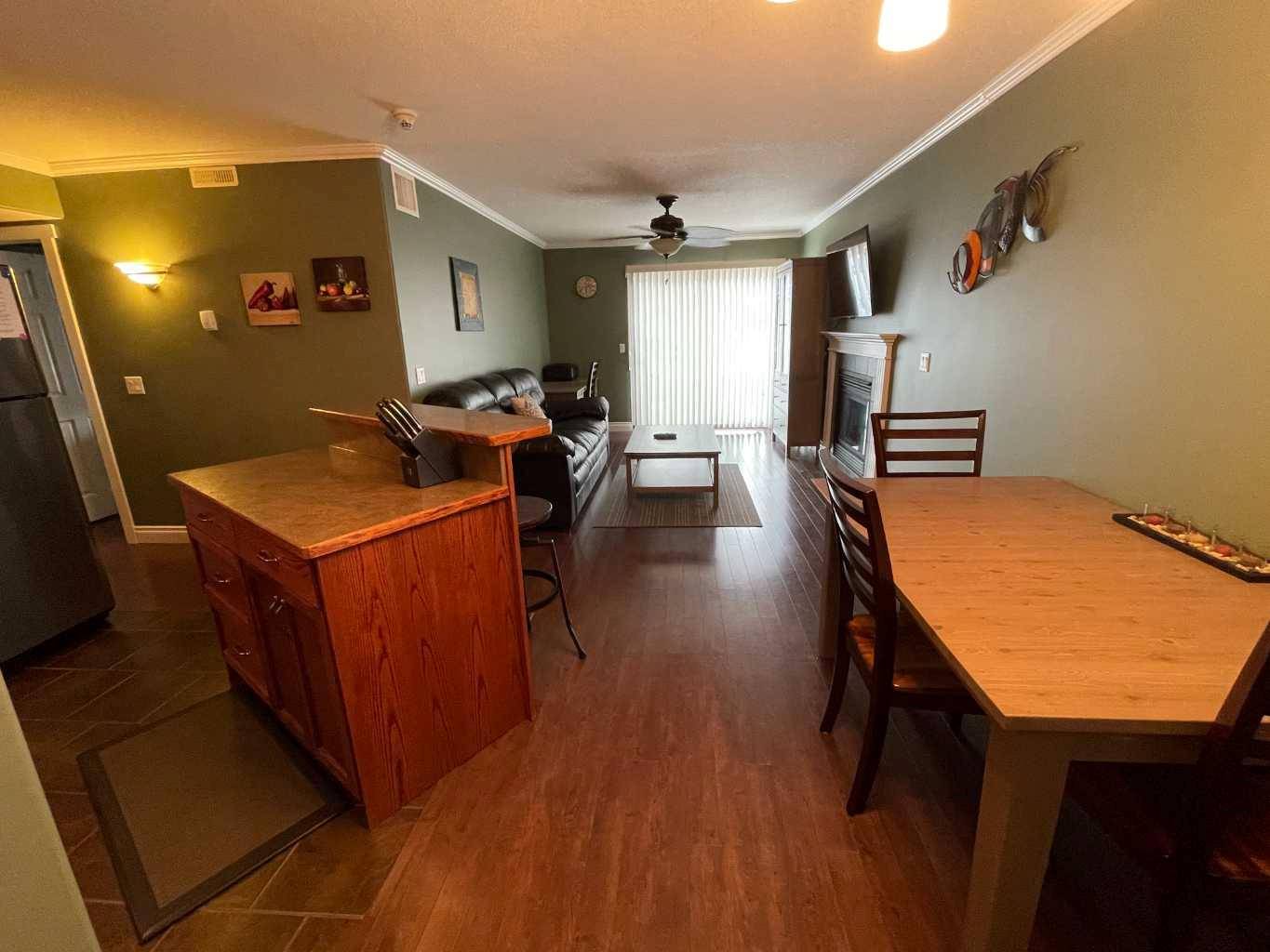 Fox Creek, AB T0H1P0,501 3 ST #302