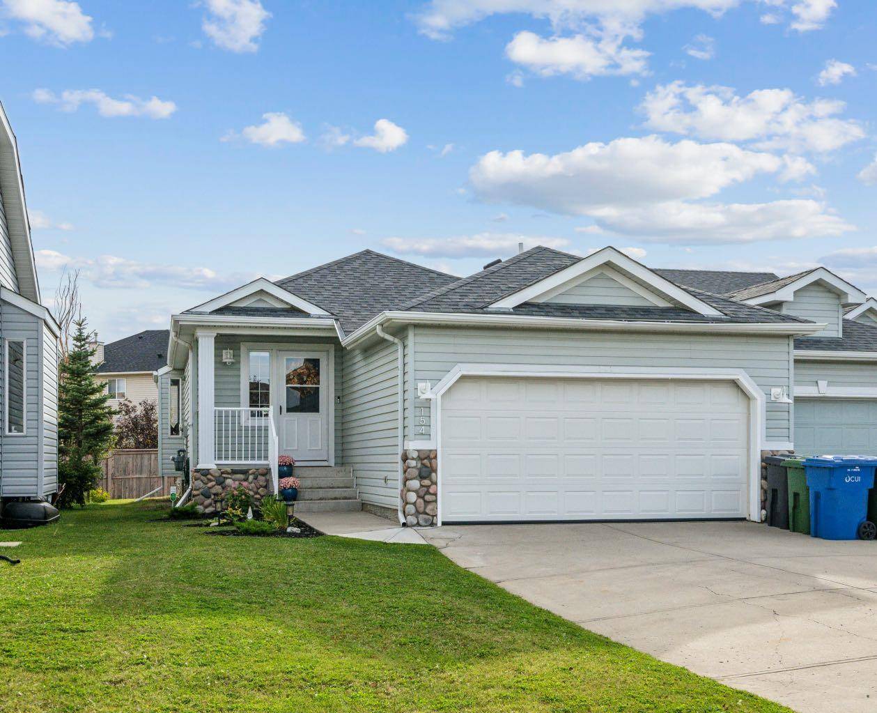 Chestermere, AB T1X 1K7,154 West Creek Bay