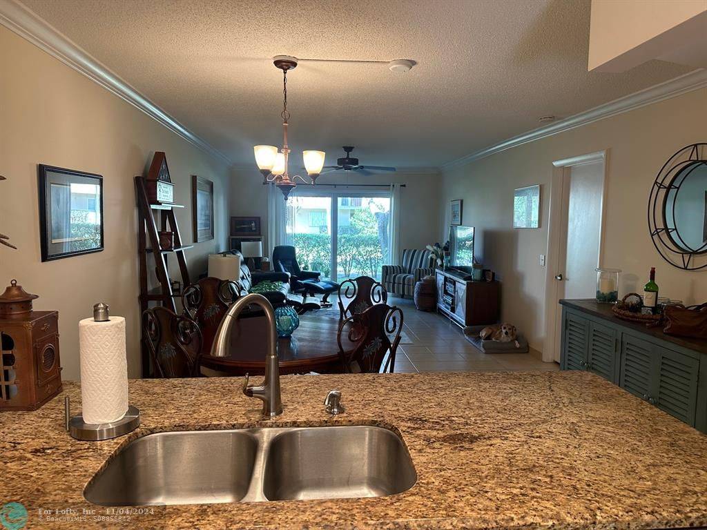 Deerfield Beach, FL 33441,860 SE 6th Ave  #402