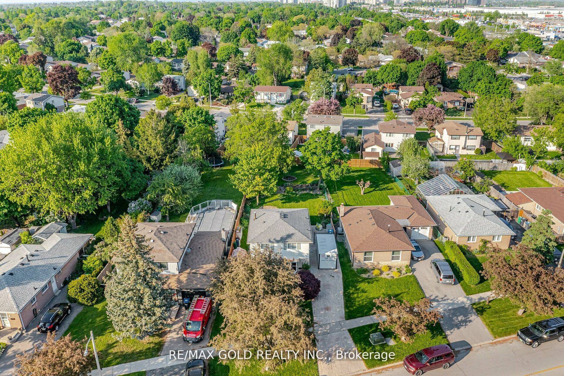 Brampton, ON L6V 2G5,50 Hansen RD N