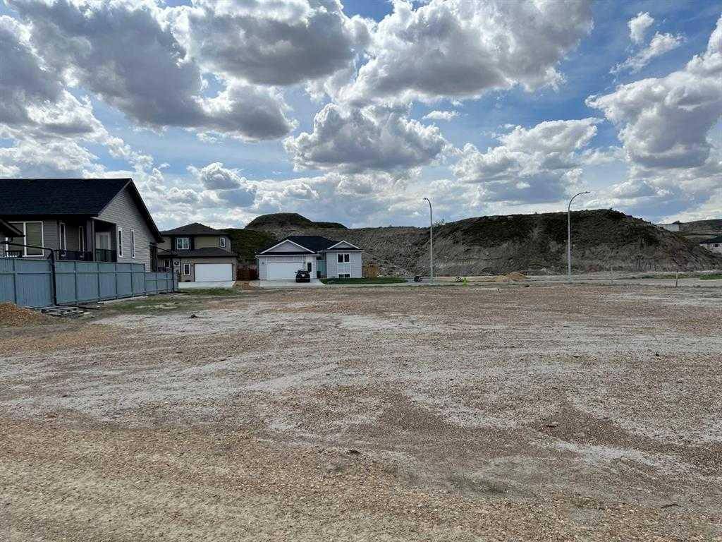 Drumheller, AB T0J 0Y6,160 10 AVE SE