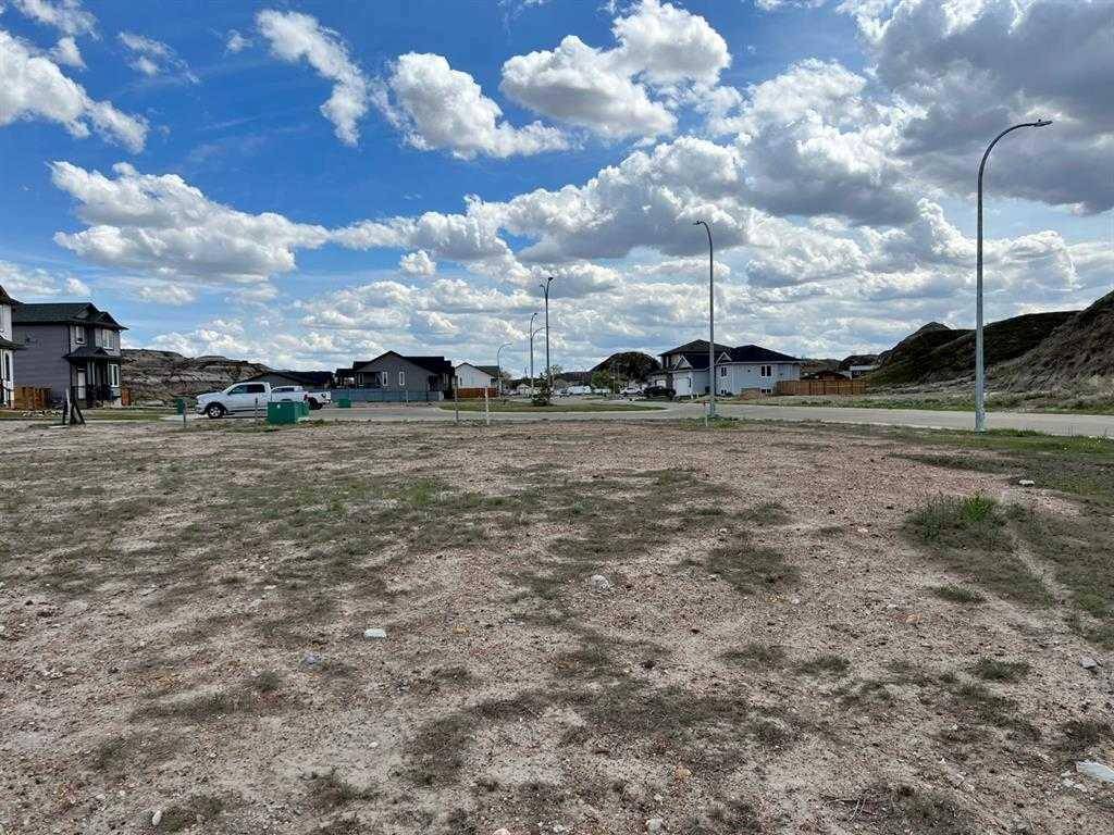 Drumheller, AB T0J 0Y6,160 10 AVE SE