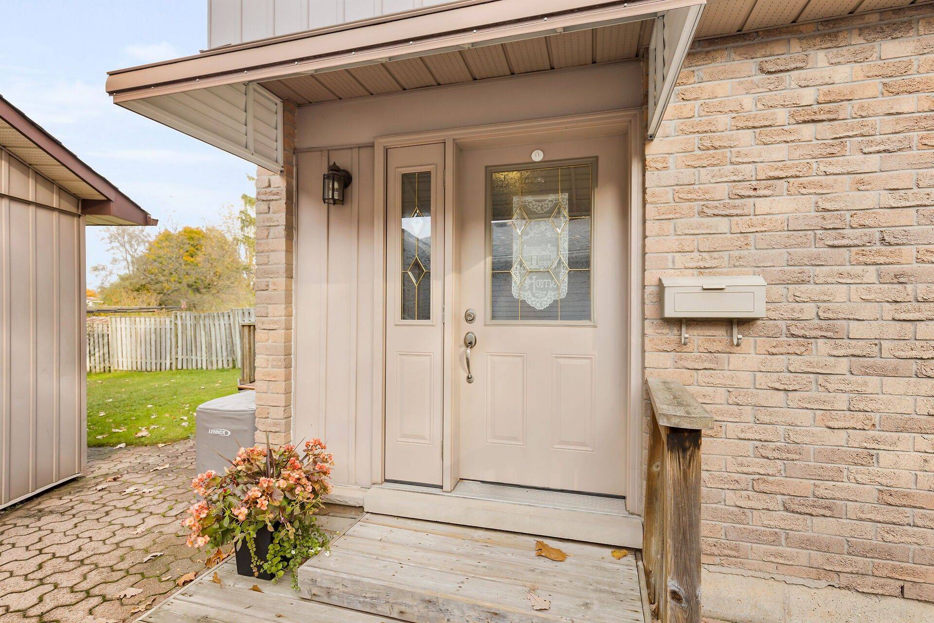 London, ON N5V 3L1,14 Seaforth CT