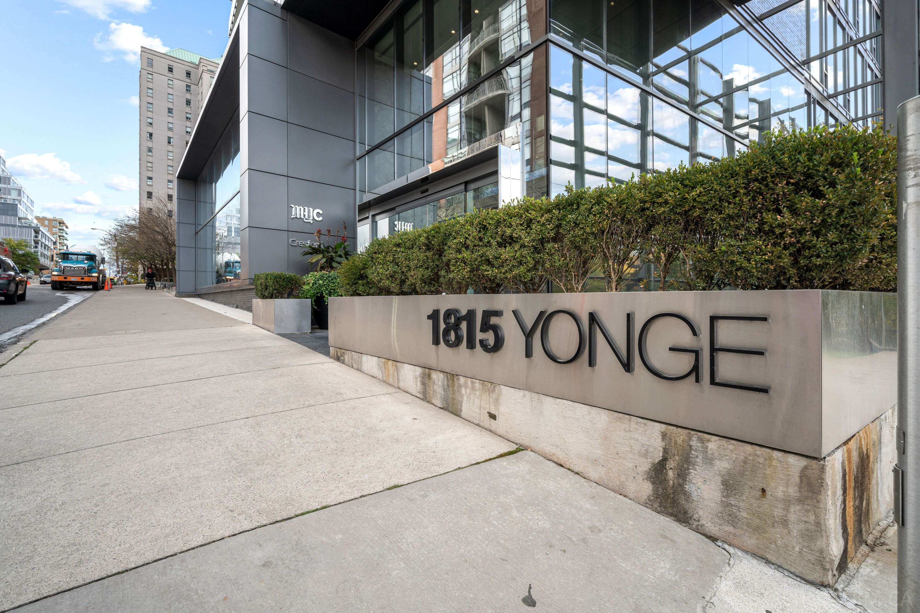 Toronto C10, ON M4T 2A4,1815 Yonge ST #1801