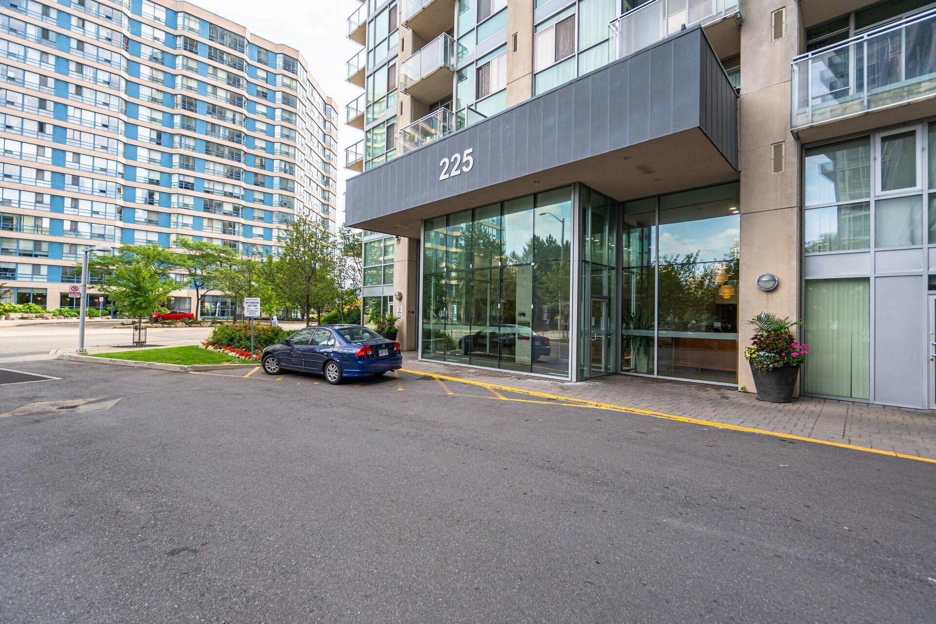 Mississauga, ON L5B 4P2,225 Webb DR #2910