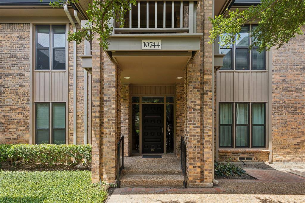 Dallas, TX 75230,10744 Park Village Place #D