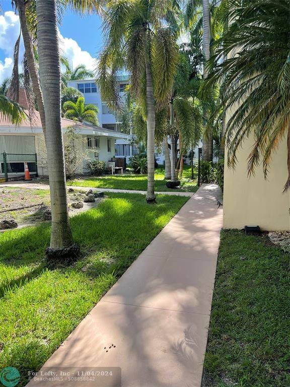 Hallandale Beach, FL 33009,1333 E Hallandale Beach Blvd  #113