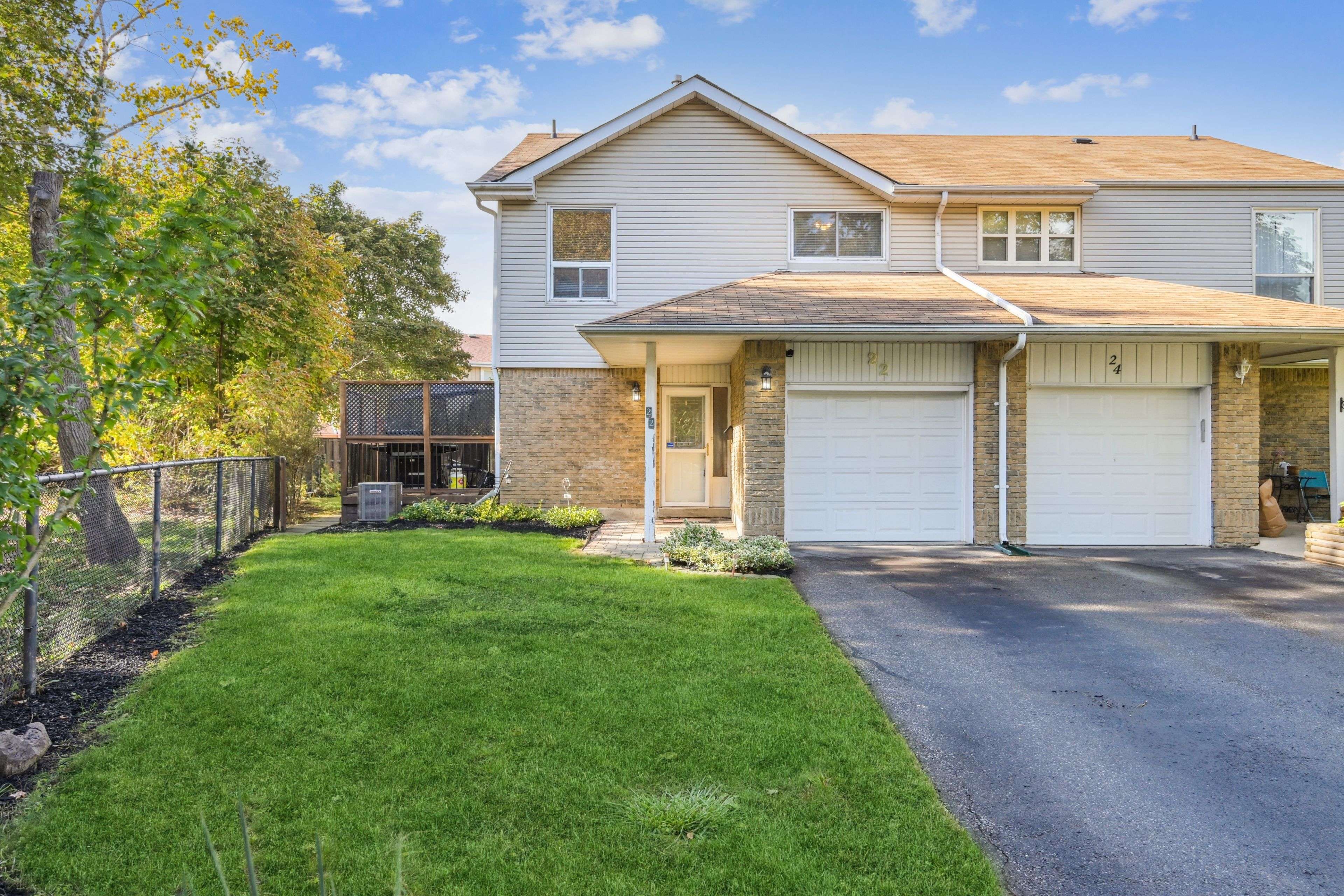 Brampton, ON L6Z 1G3,22 Amberwood SQ