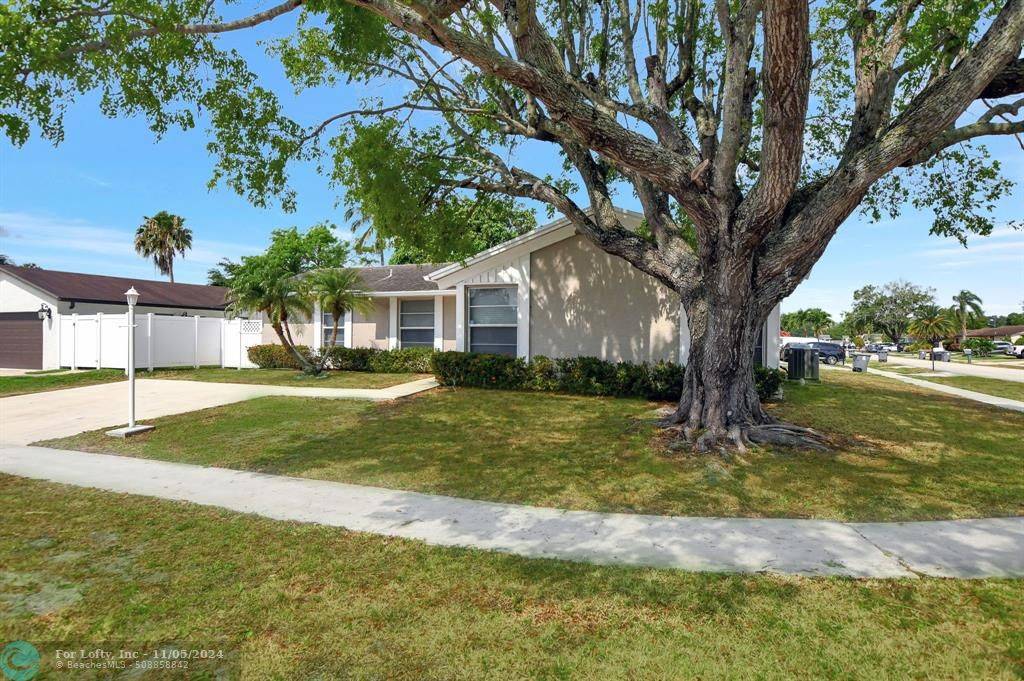 Boca Raton, FL 33428,10635 Shady Pond Ln