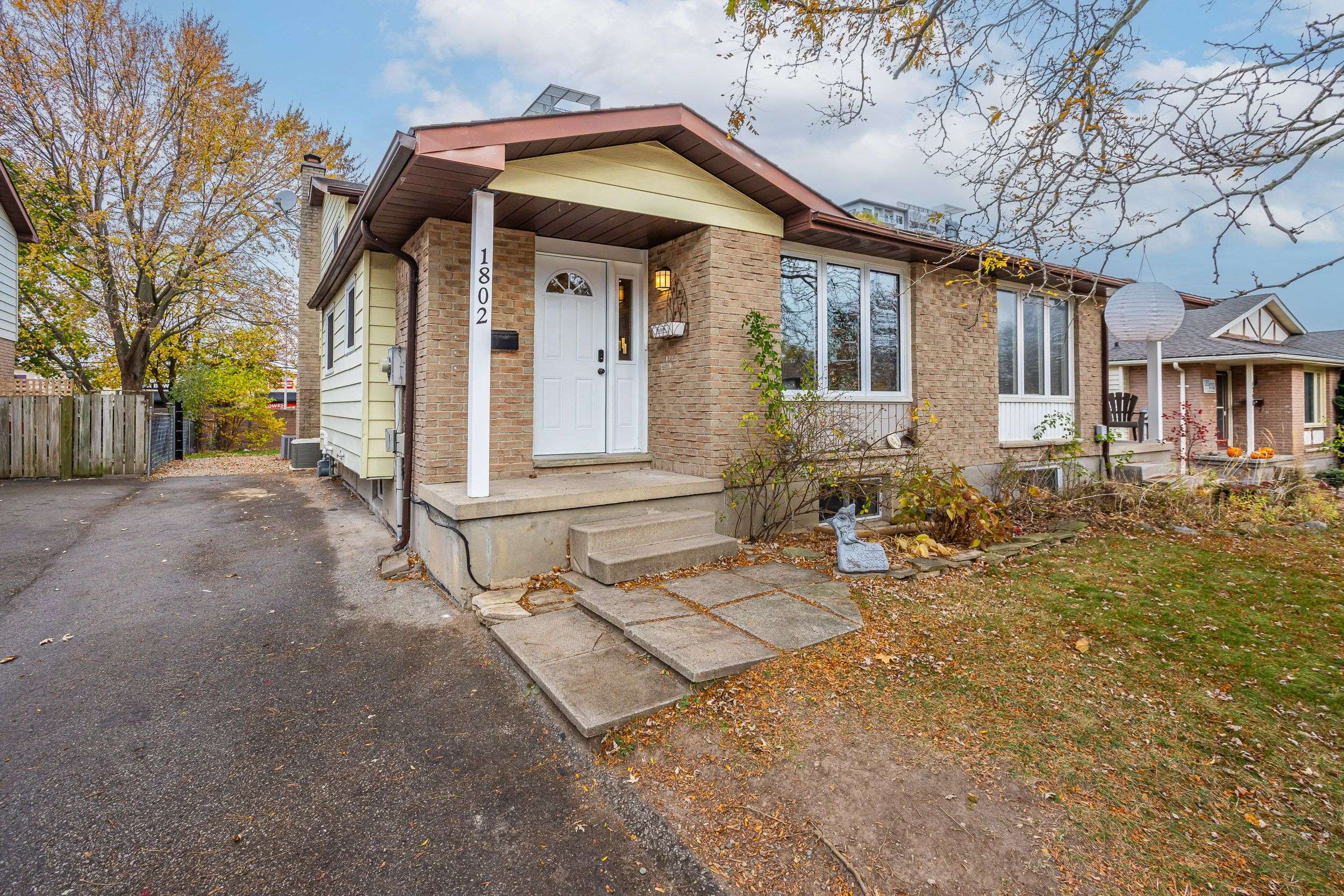 London, ON N6G 3N1,1802 Attawandaron RD