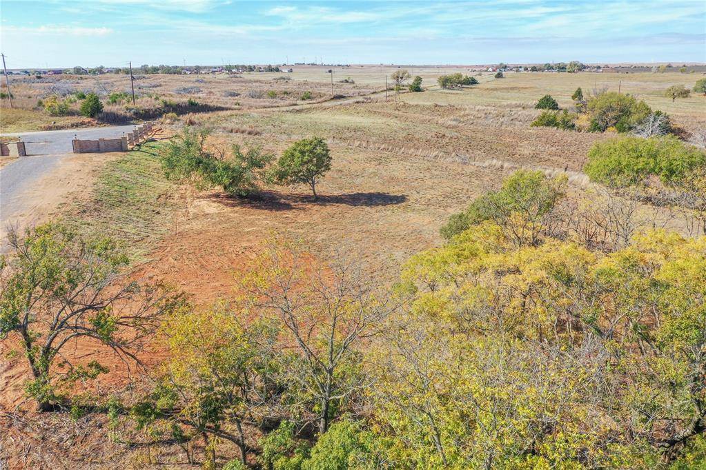 Weatherford, OK 73096,White Tail Road