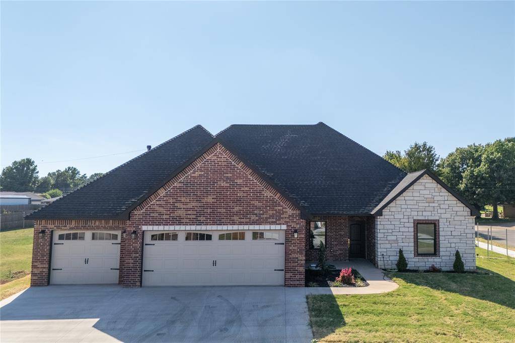 Weatherford, OK 73096,1217 Crimson Drive