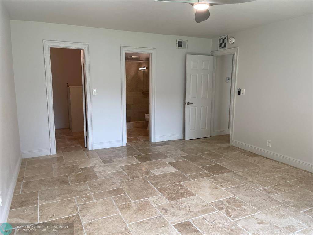 Wilton Manors, FL 33305,124 NE 19th Ct  #102B