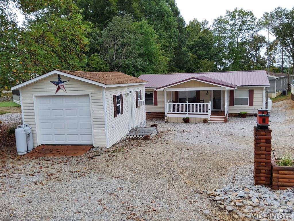 Bracey, VA 23919,10 Forest Trail