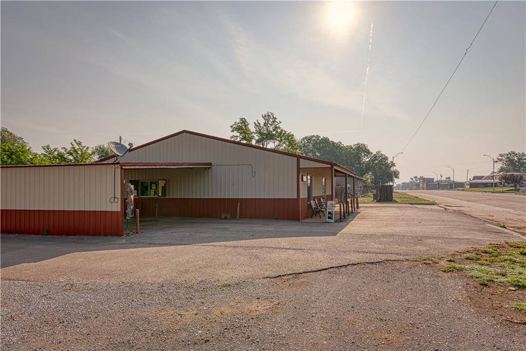 Erick, OK 73645,313 W Roger Miller Boulevard