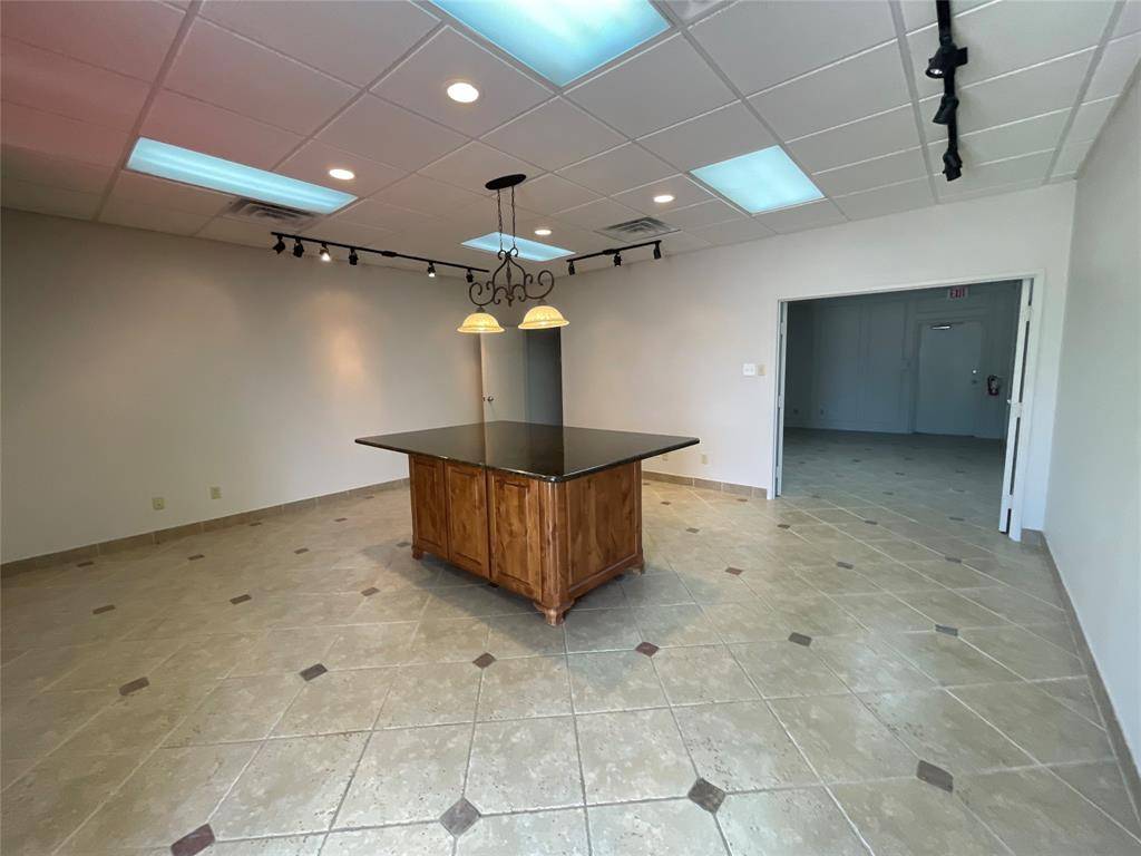 Midlothian, TX 76065,330 N 8th Street #100