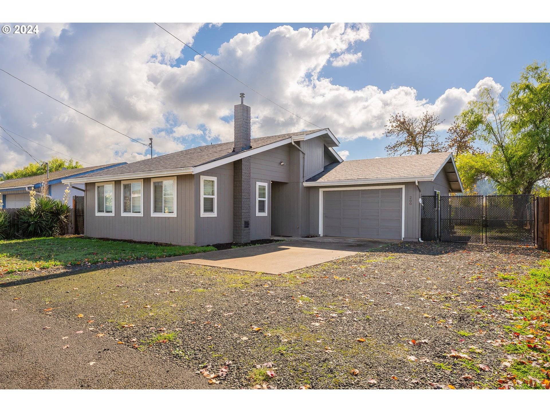 Sutherlin, OR 97479,200 VALENTINE AVE