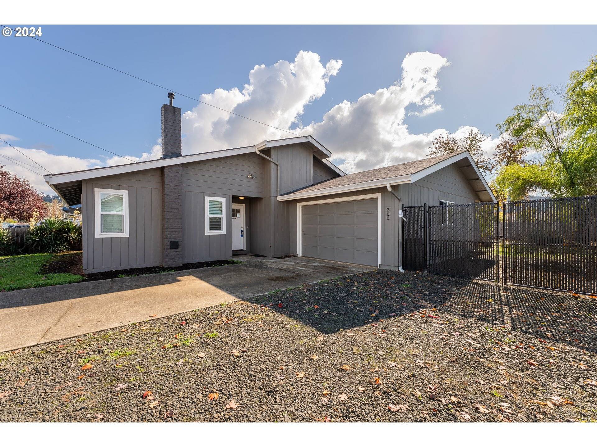 Sutherlin, OR 97479,200 VALENTINE AVE