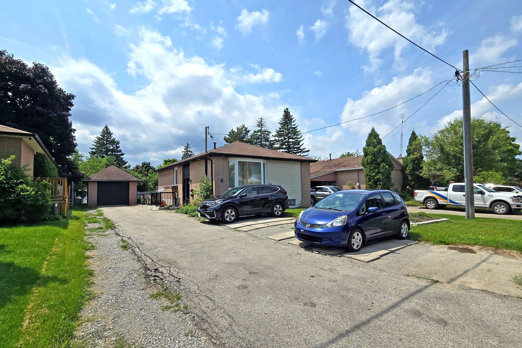 Brampton, ON L6W 2P3,8 Lawrence CRES #BSMT