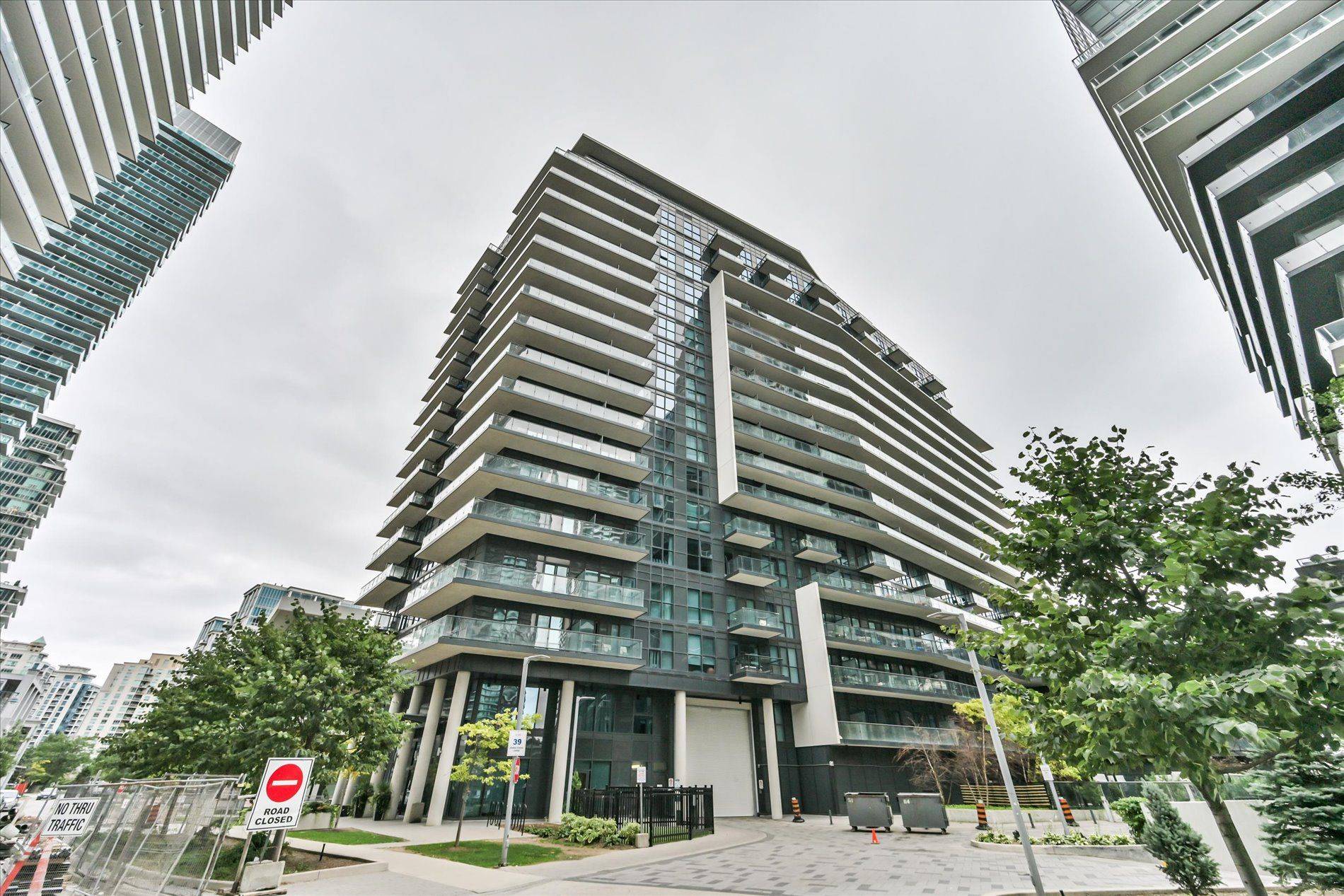 Toronto W06, ON M8V 0H1,39 Annie Craig DR #1712