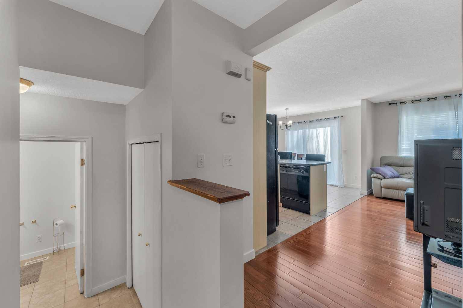 Calgary, AB T2Y 4M6,278 bridleridge WAY SW