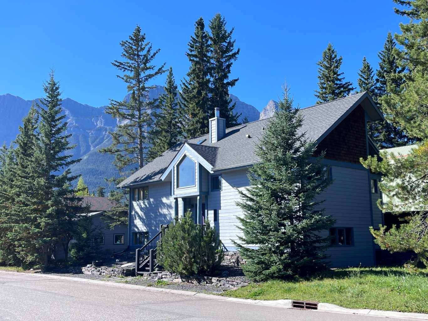 Canmore, AB T1W 2J9,413 2nd ST