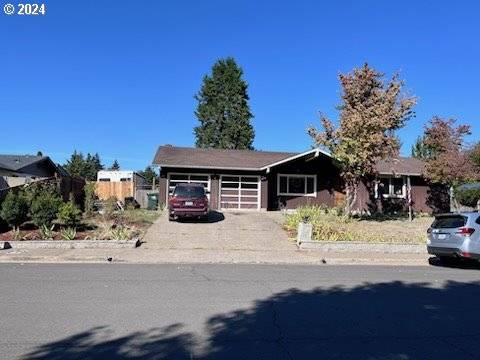 Eugene, OR 97404,927 TRAVIS AVE