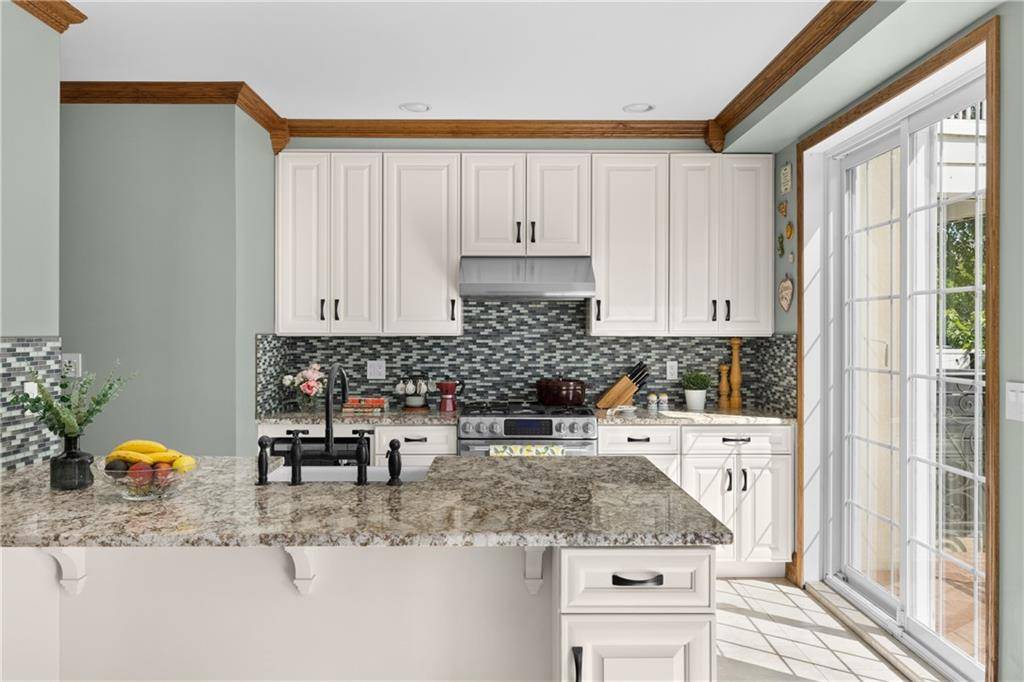 Brooklyn, NY 11209,552 77th ST