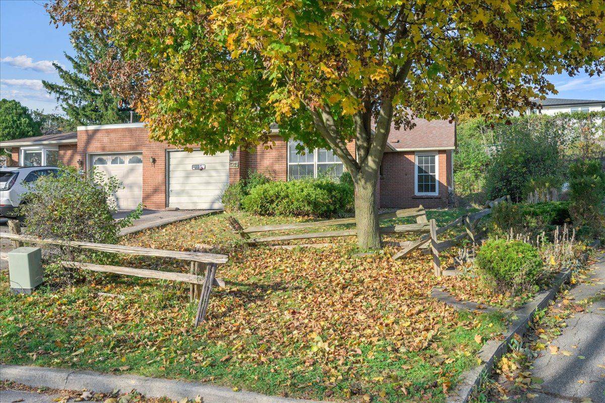 Oakville, ON L6H 2M1,1215 Garthdale CT