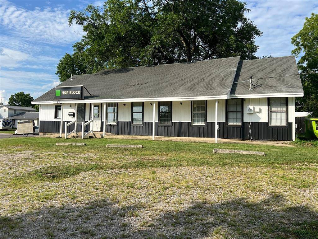 Holdenville, OK 74848,801 N Hinckley Street