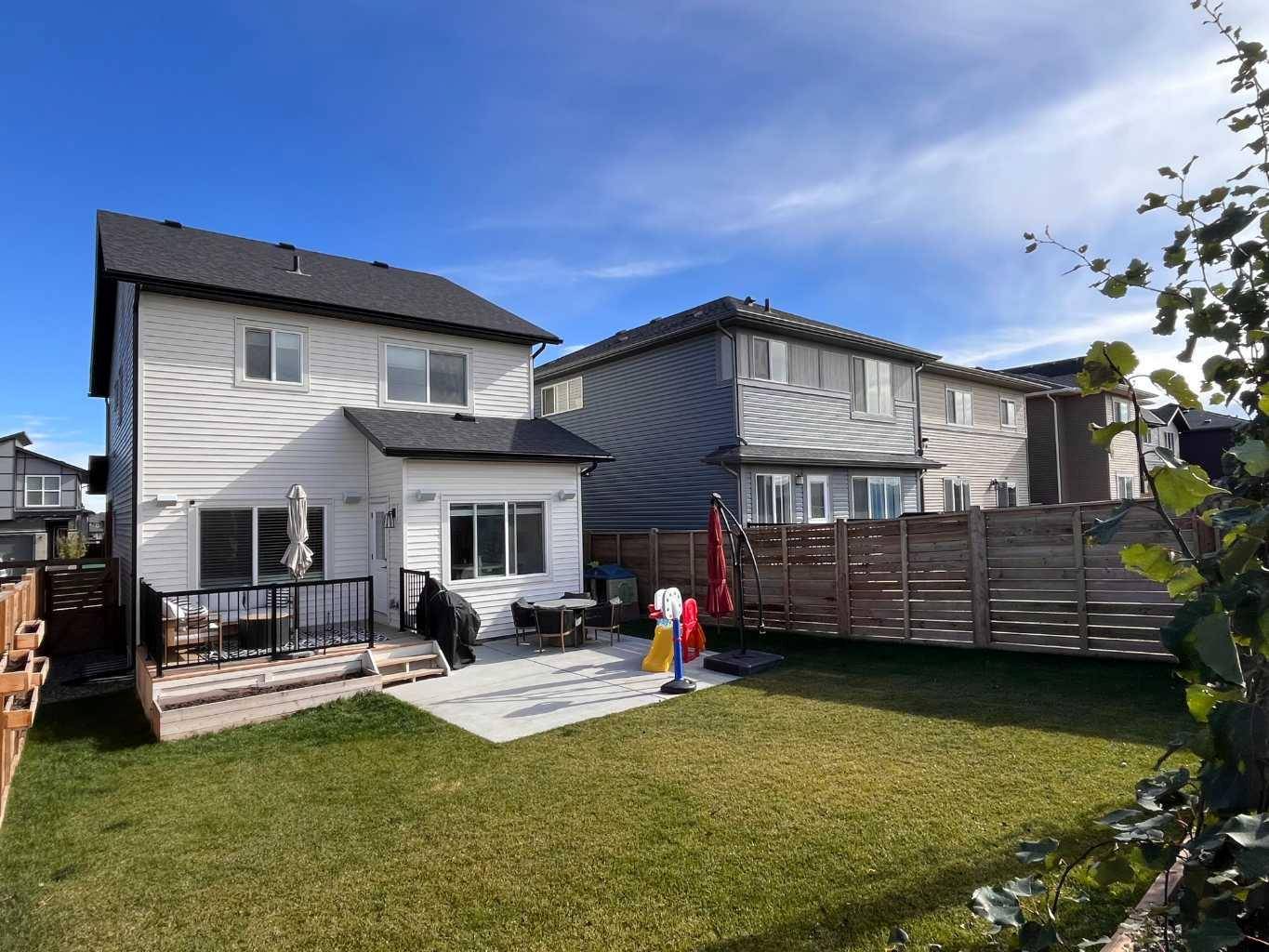 Airdrie, AB T4B 4V9,476 CHINOOK GATE SQ SW