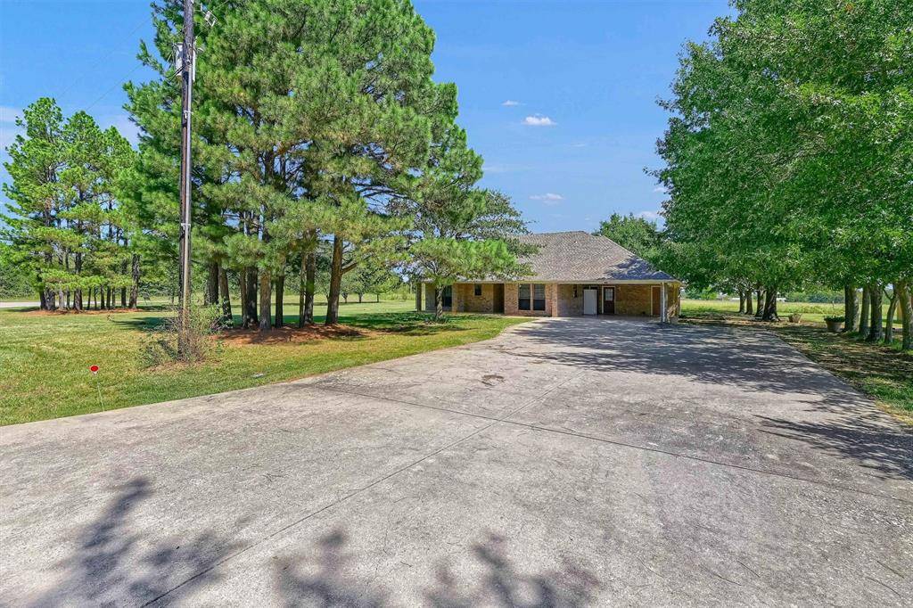 Collinsville, TX 76233,586 Cedar Crest