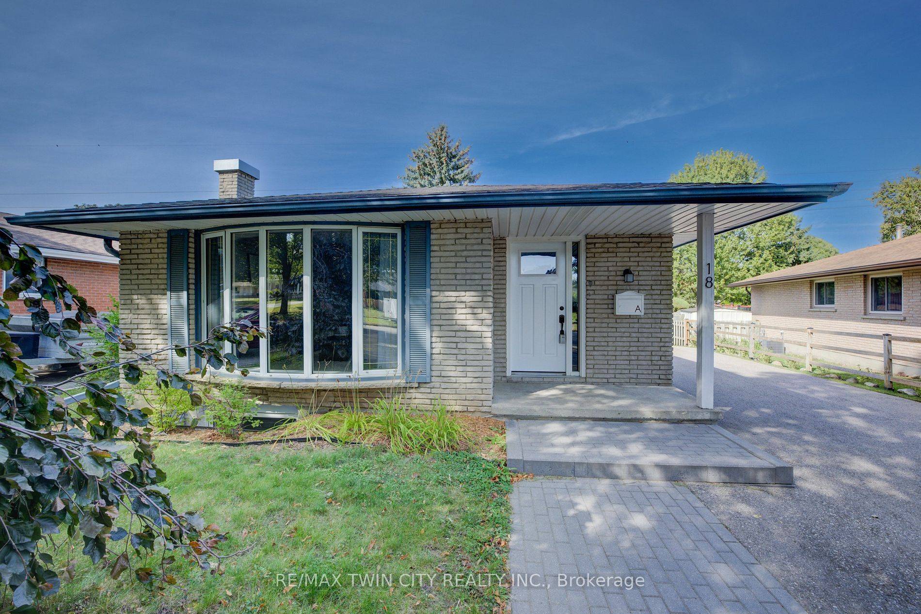 Kitchener, ON N2E 1P8,18 Jay CT #Upper