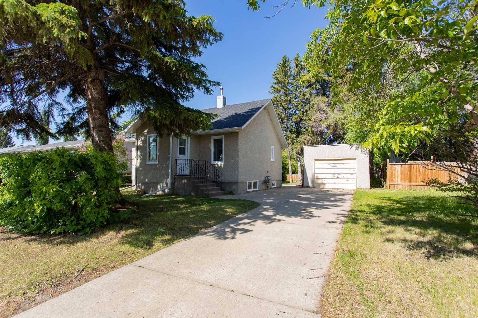 Lacombe, AB T4L 1K8,5040 56A ST