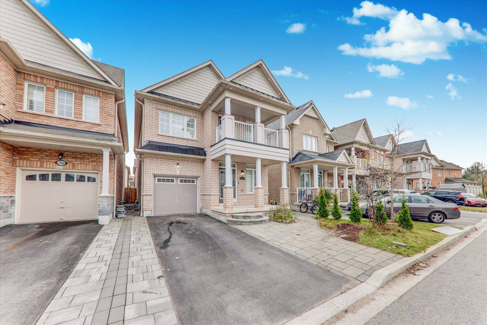 Pickering, ON L1X 2R2,1566 Dusty DR